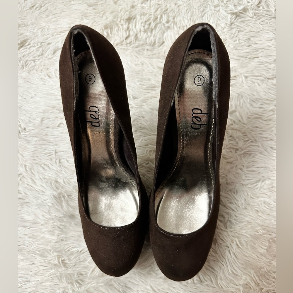Deb size 9 brown heels